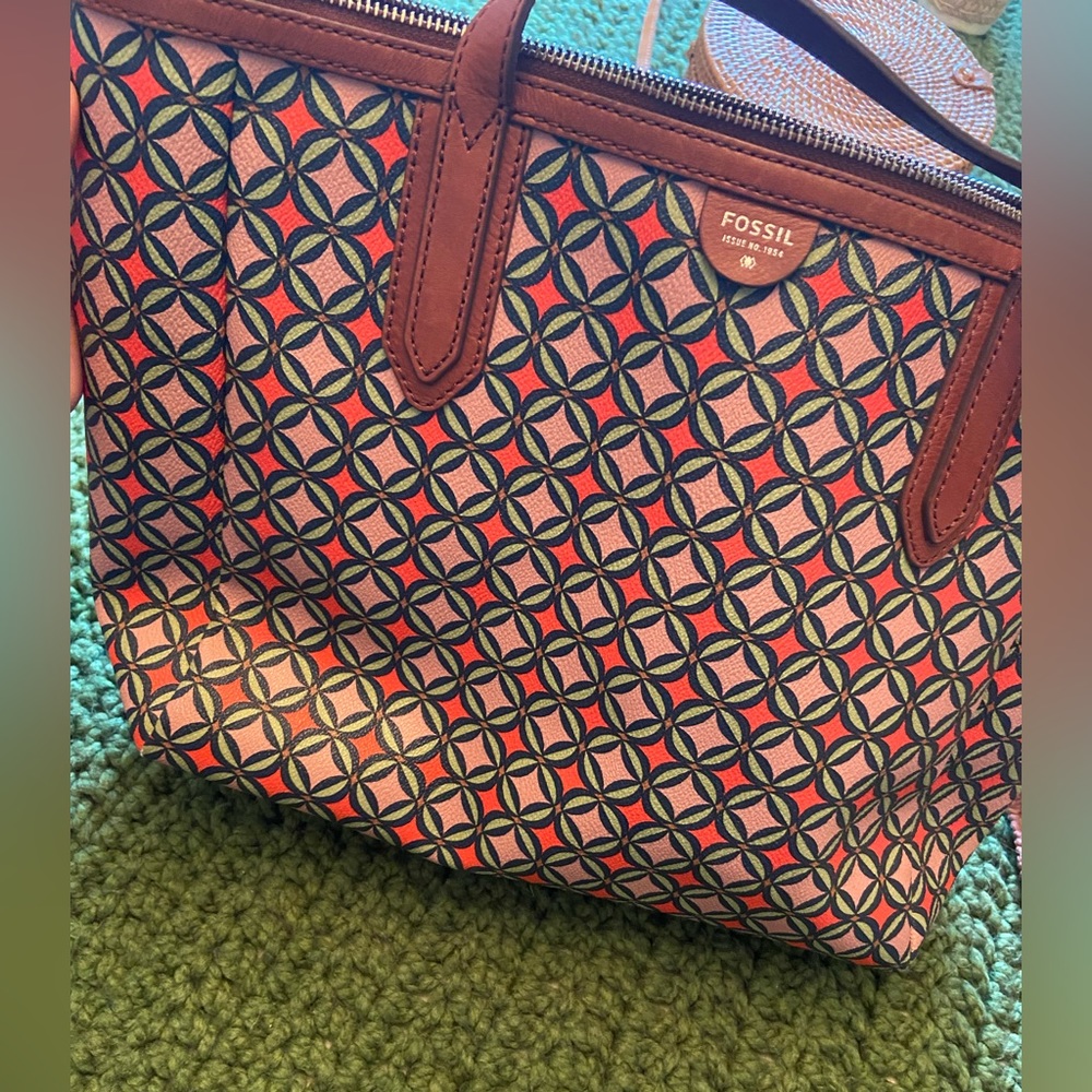 Fossil tote in perfect condition!